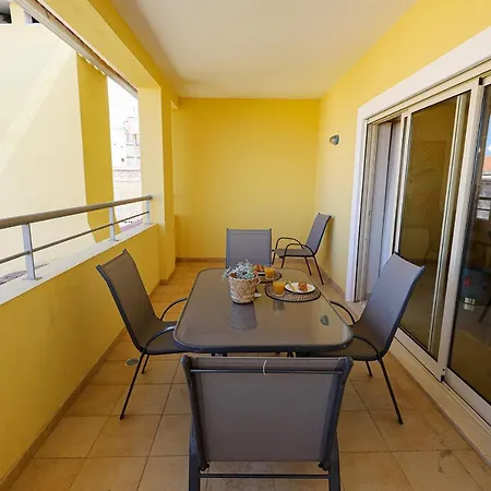 C07 - 3 Bed Luxury Penthouse In Downtown Apartment *