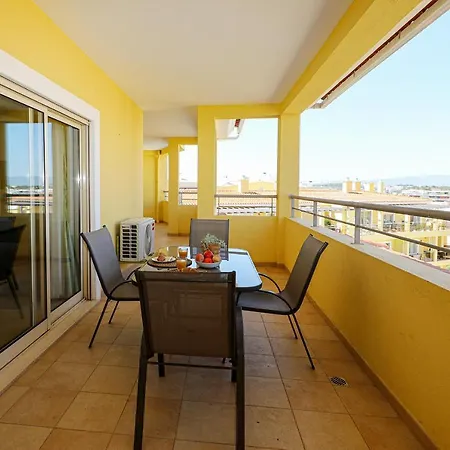 C07 - 3 Bed Luxury Penthouse In Downtown