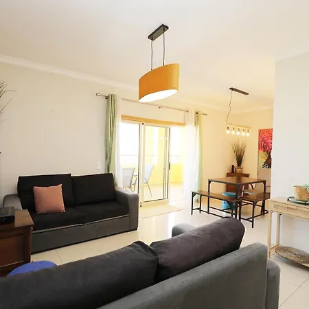 C07 - 3 Bed Luxury Penthouse In Downtown Lagos